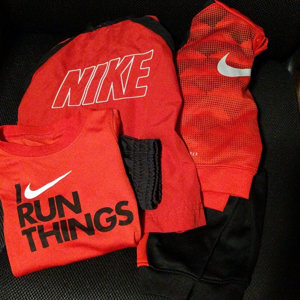 Lot of 12 month Nike clothes